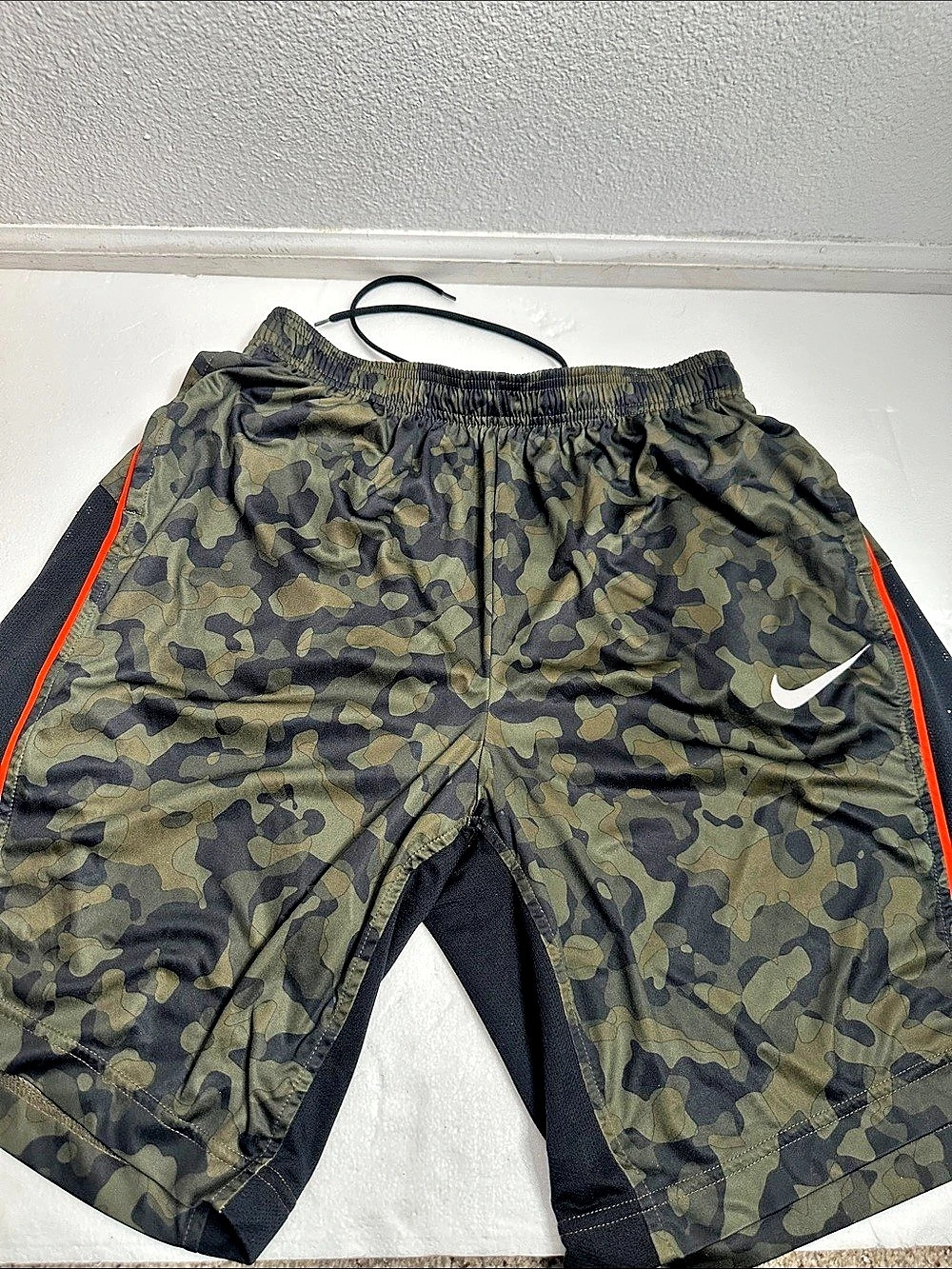 Nike Dri-FIT Camo Athletic Shorts in Green & Black Size L